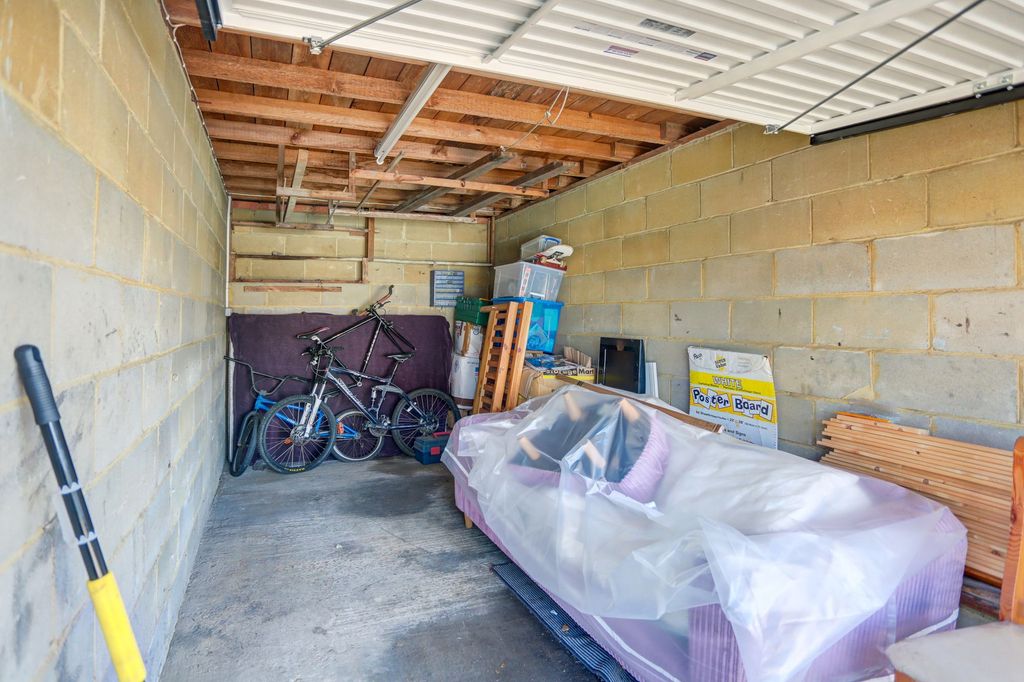 Property photo 2 of 6