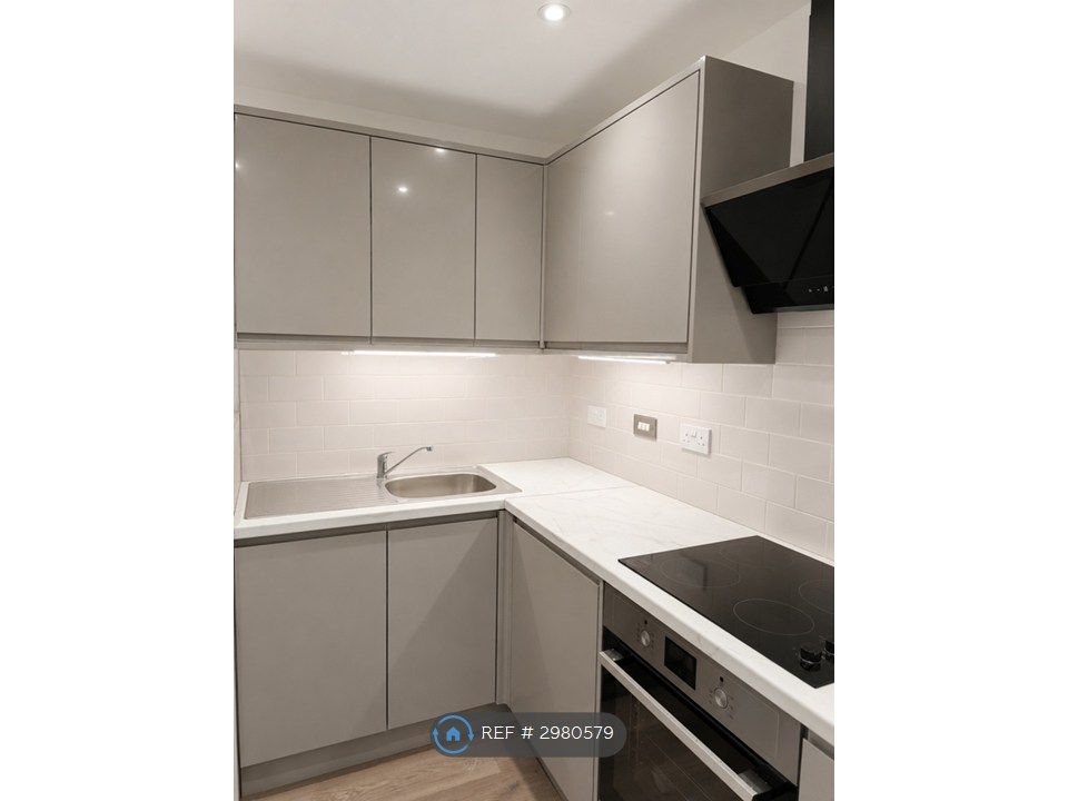 Property photo 2 of 11 Kitchen
