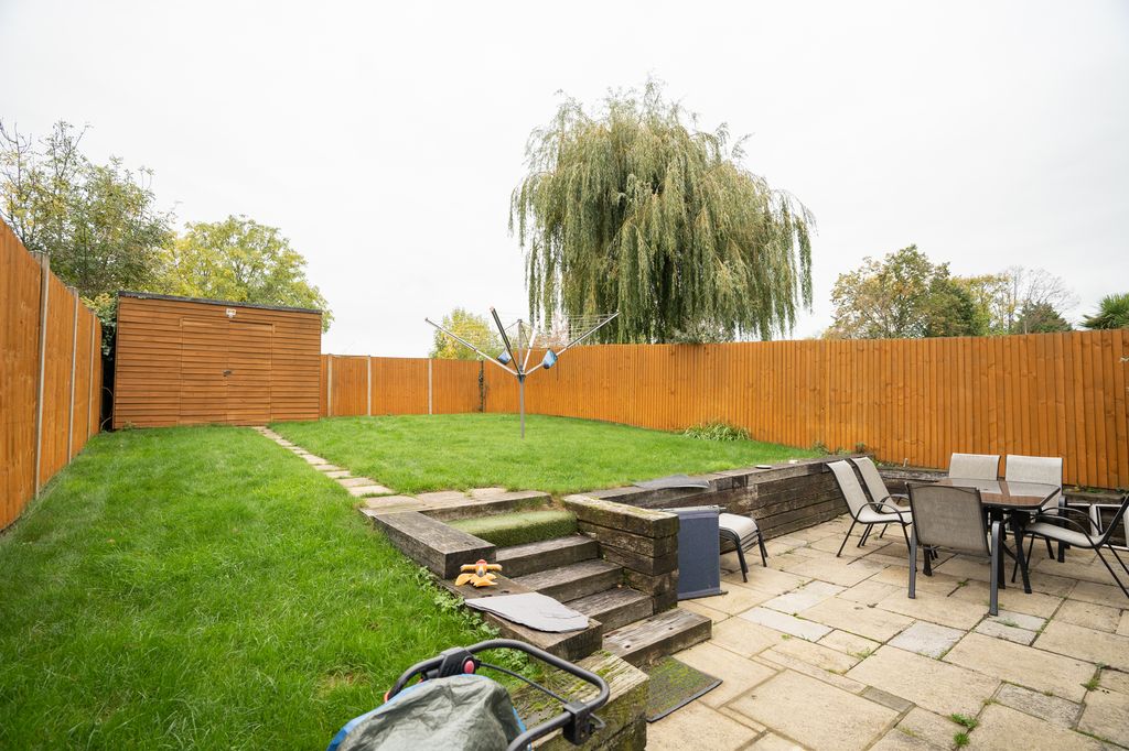 Property photo 3 of 25