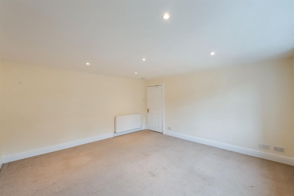 Additional image 23 of 4 bed link detached house for sale6 Albert Place, Stirling FK8