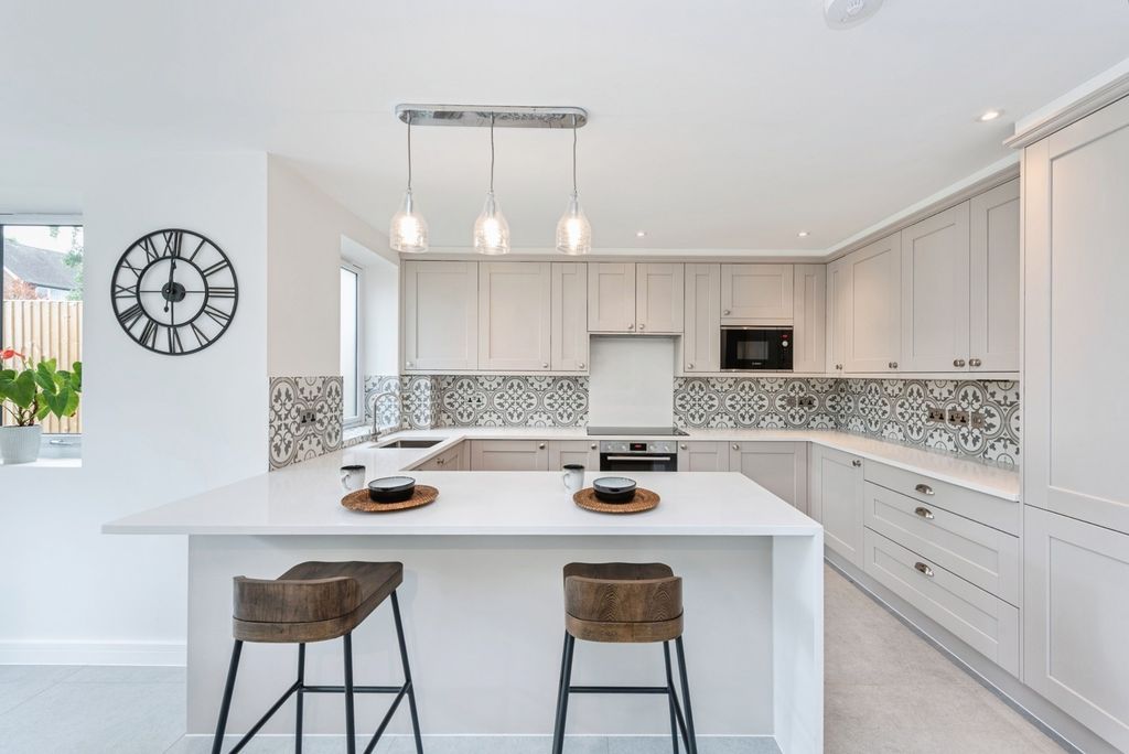 Property photo 3 of 26 Pbox-Img.Jpg