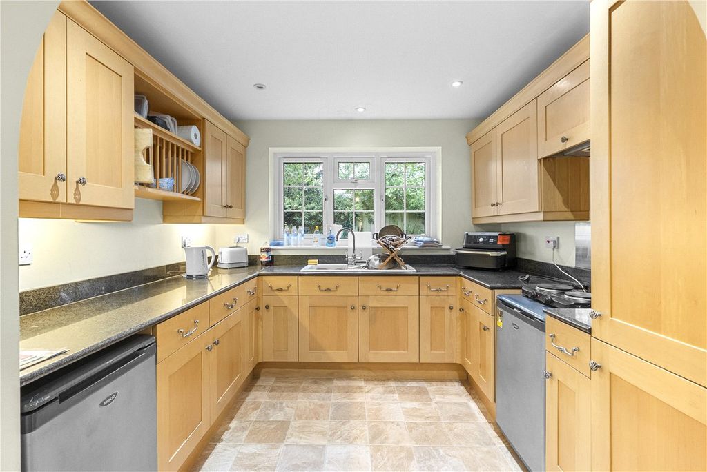 Property photo 3 of 21 Picture No. 15