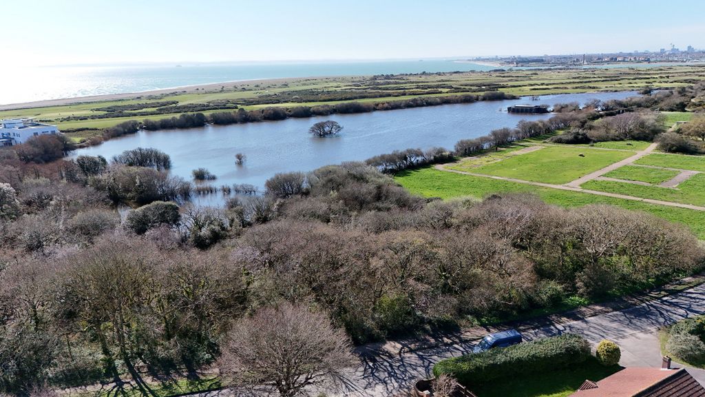 Property photo 2 of 36