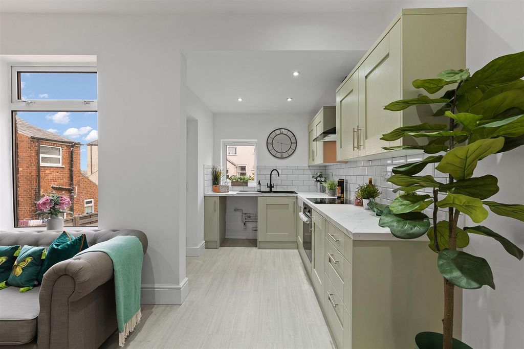 Property photo 2 of 21 29 New Queen (32).Jpg