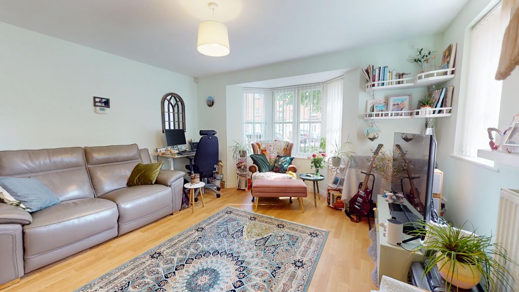 Property photo 2 of 16
