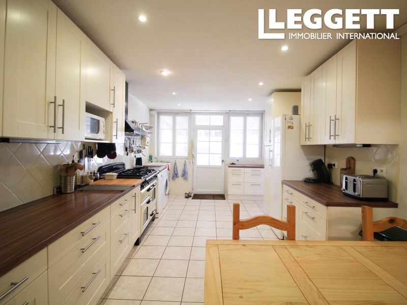 Property photo 3 of 10