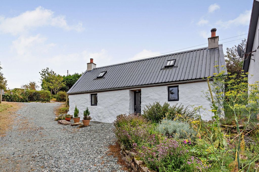 Property photo 3 of 38 An Airigh