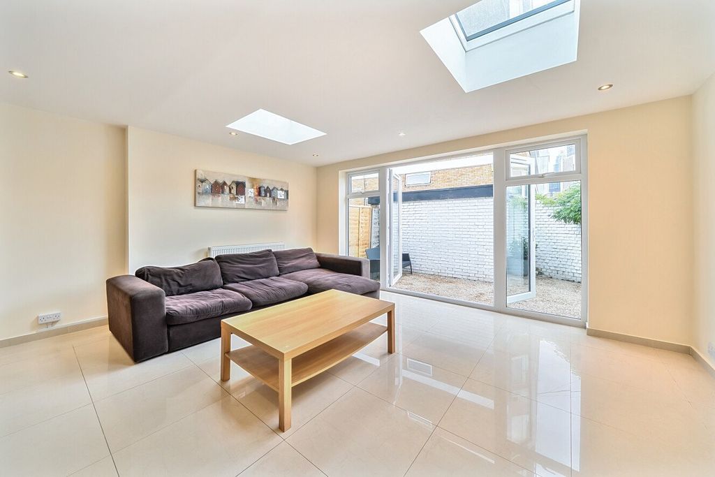 Property photo 1 of 21 Picture No. 09