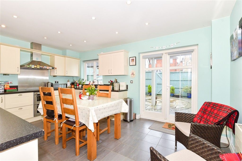 Property photo 2 of 17 Kitchen/Diner