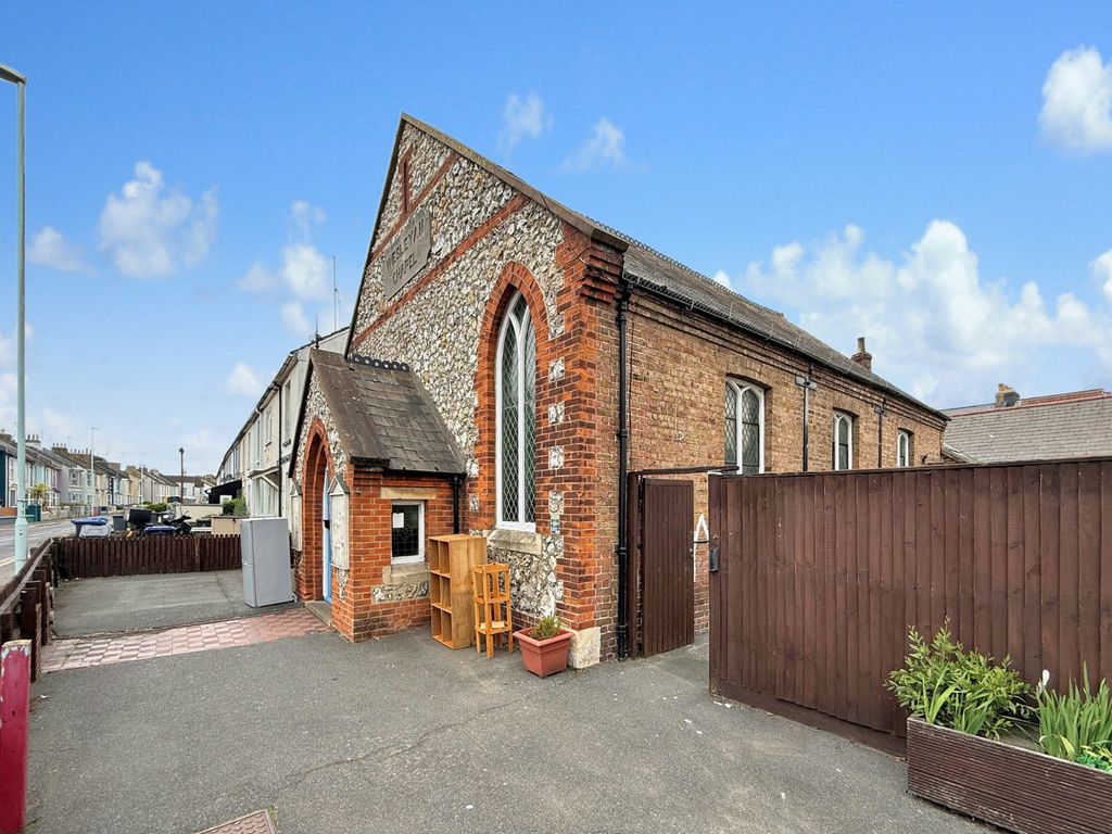 Property photo 2 of 14 Picture No. 08