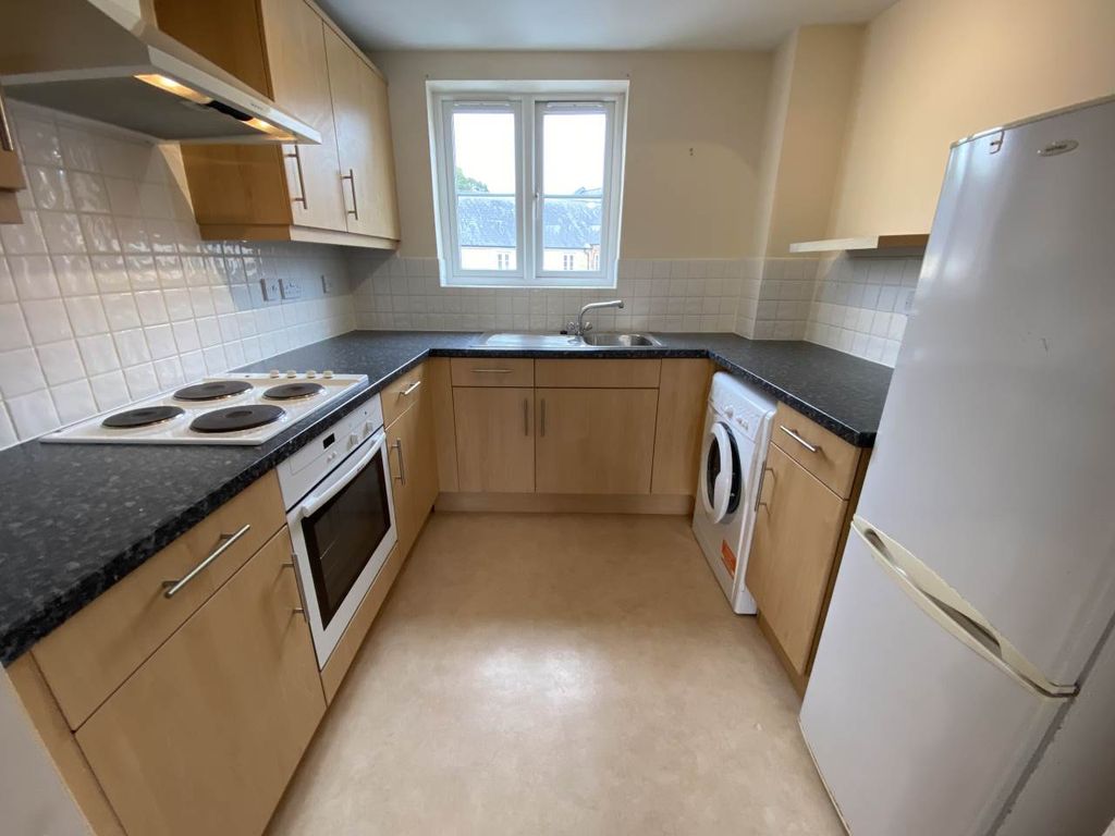 Property photo 2 of 7 Kitchen