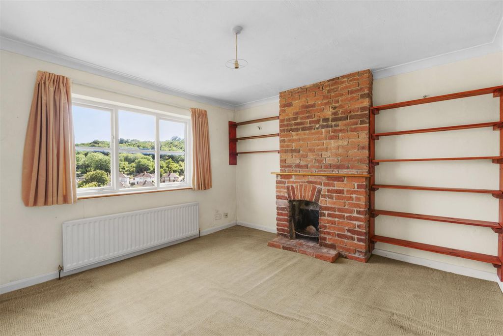 Property photo 2 of 14