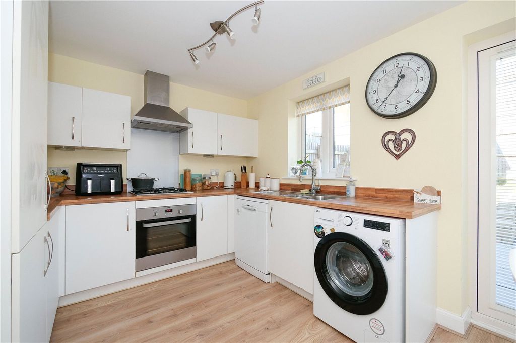 Property photo 3 of 18 Picture No. 07