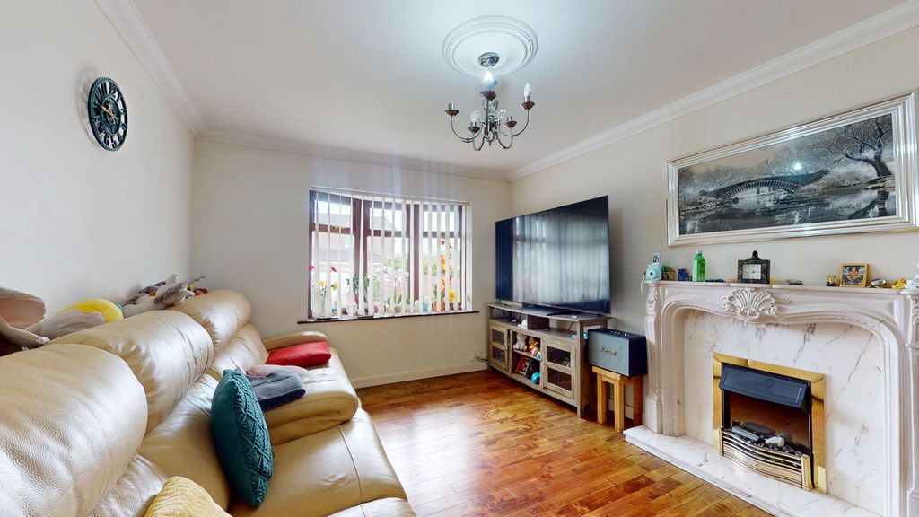 Property photo 2 of 16