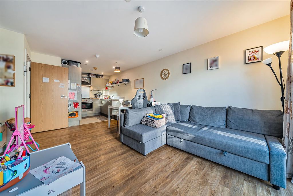 Property photo 3 of 10