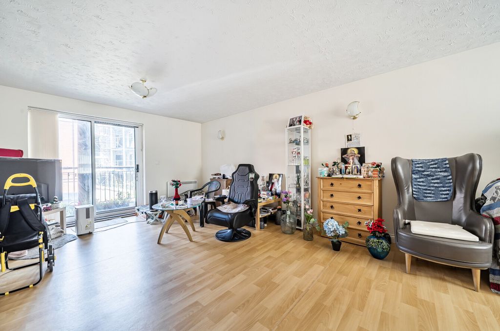 Property photo 2 of 12 1441281-9-6A107cc...