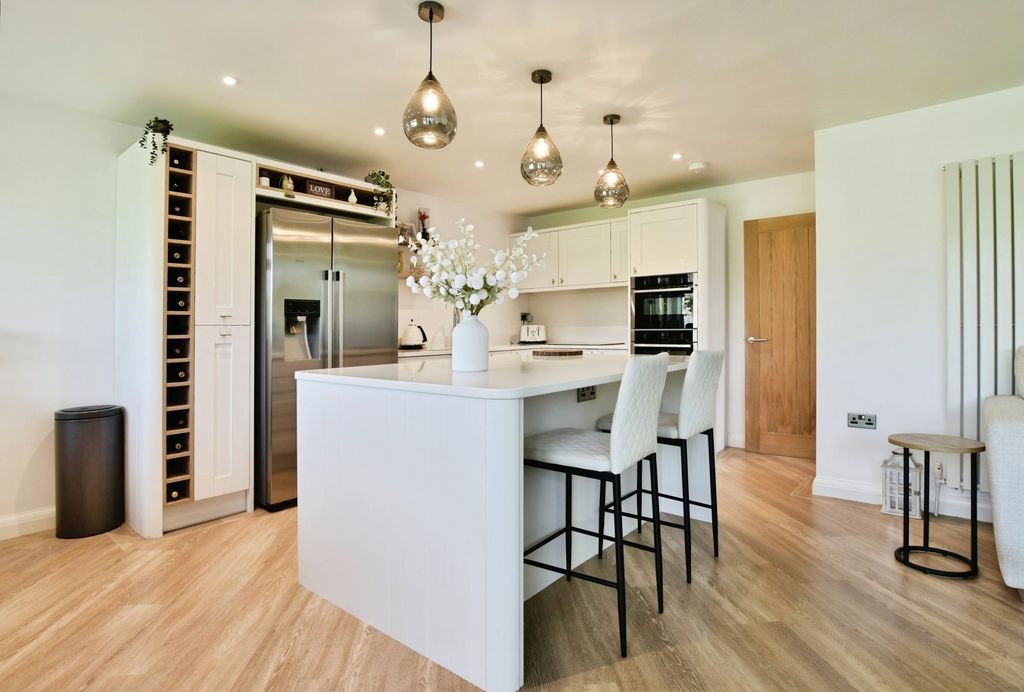 Property photo 3 of 22 Pbox-Img.Jpg