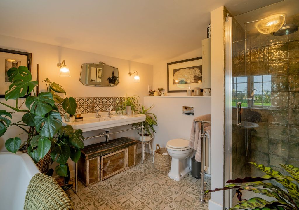 Property photo 3 of 36