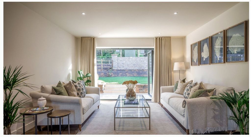 Property photo 2 of 11 The Residences