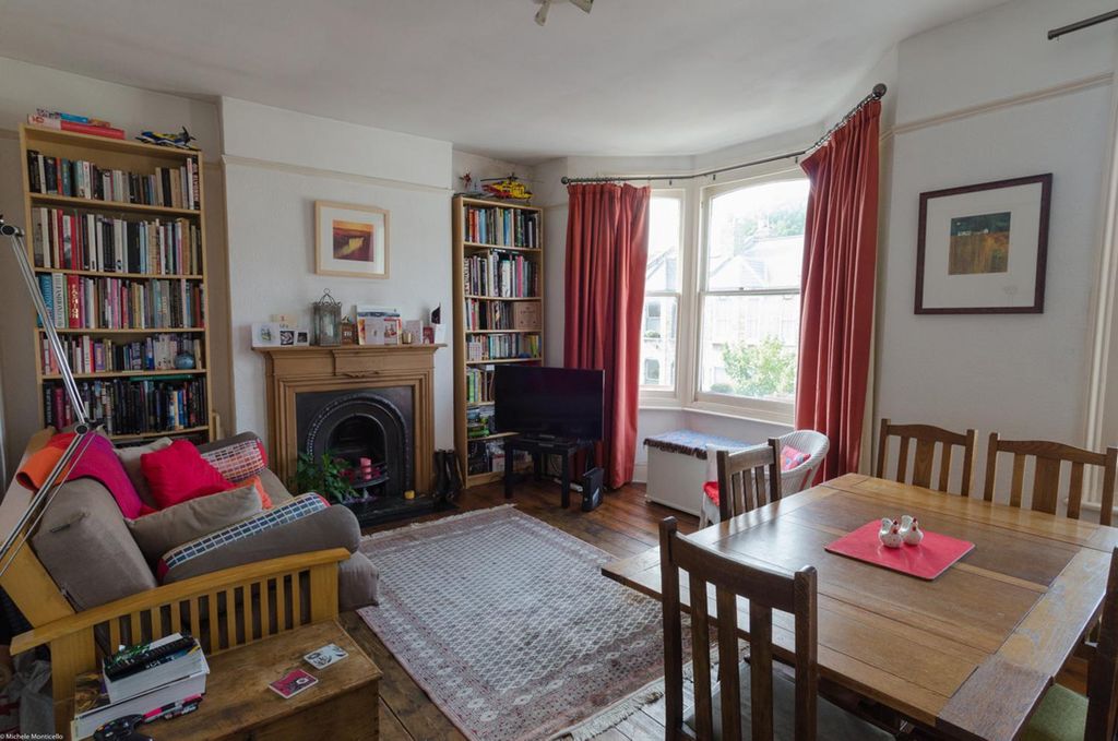 Property photo 2 of 6