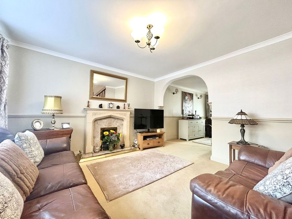 Property photo 2 of 26