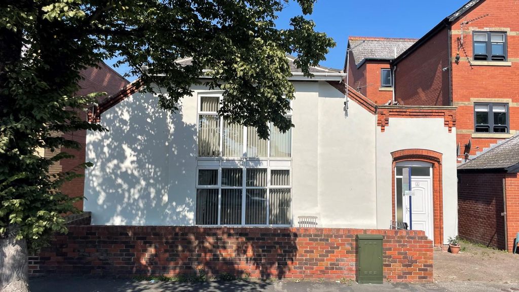 Property photo 1 of 14 Tennyson Avenue.Jpg