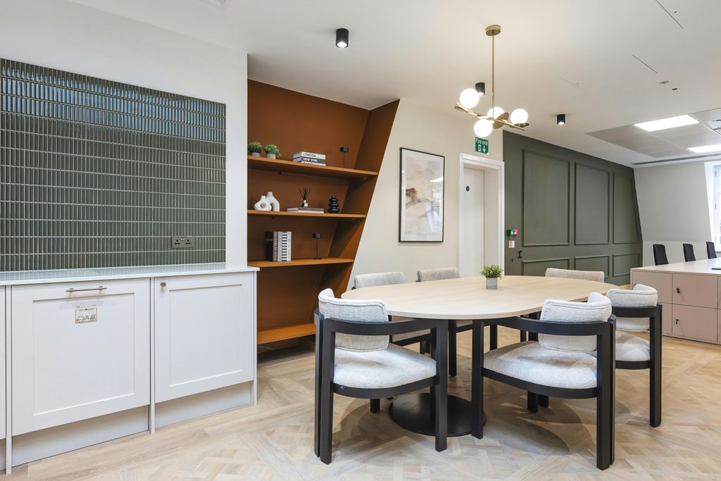 Property photo 3 of 17 5797.Jpg