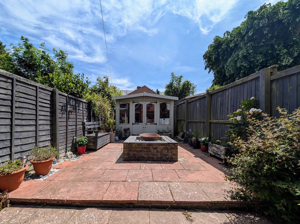 Property photo 2 of 23