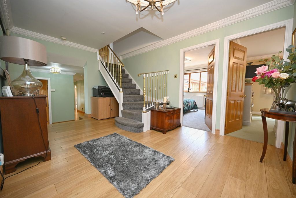 Property photo 3 of 38