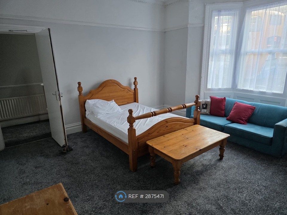 Property photo 3 of 7