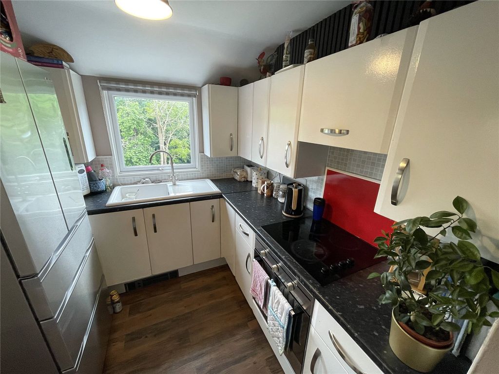 Property photo 3 of 8 Picture No. 16