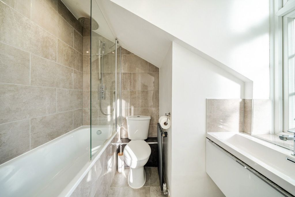 Property photo 3 of 12 Picture No. 10