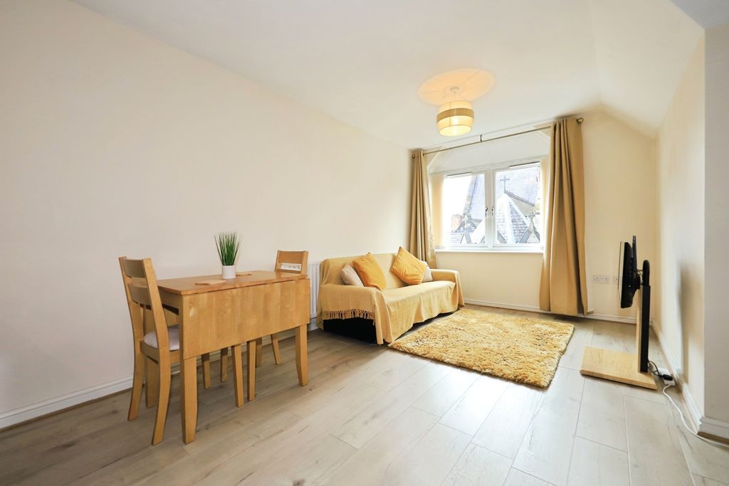 Property photo 2 of 13 Living Room / Dining