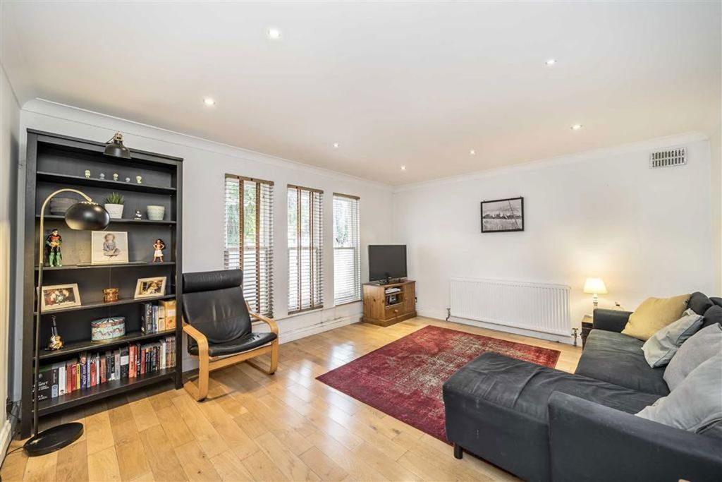 Property photo 2 of 9