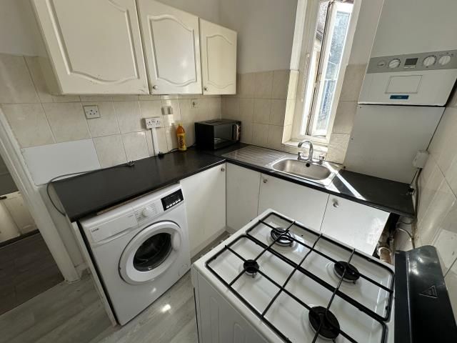 Property photo 3 of 6 Kitchen