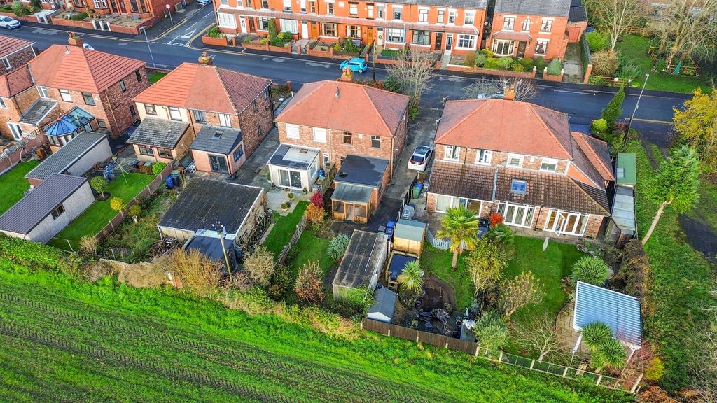 Property photo 3 of 18