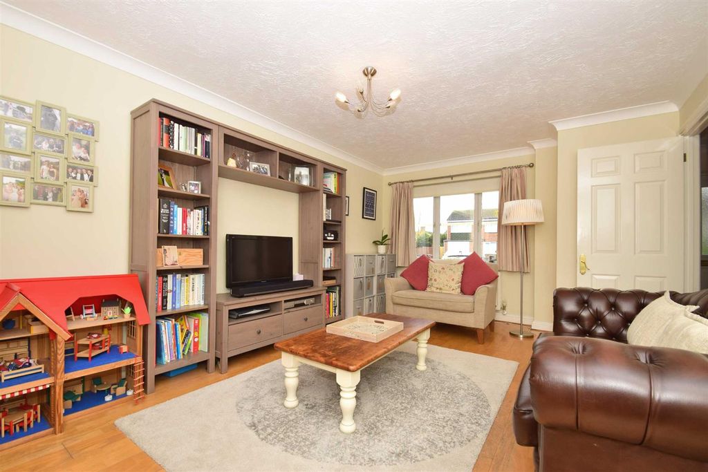 Property photo 3 of 11