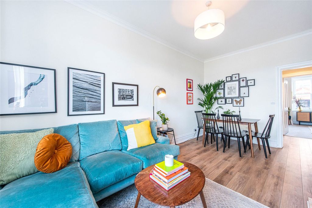 Property photo 2 of 14 Picture No. 18