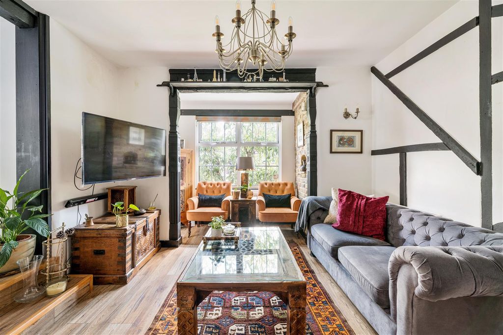 Property photo 3 of 33