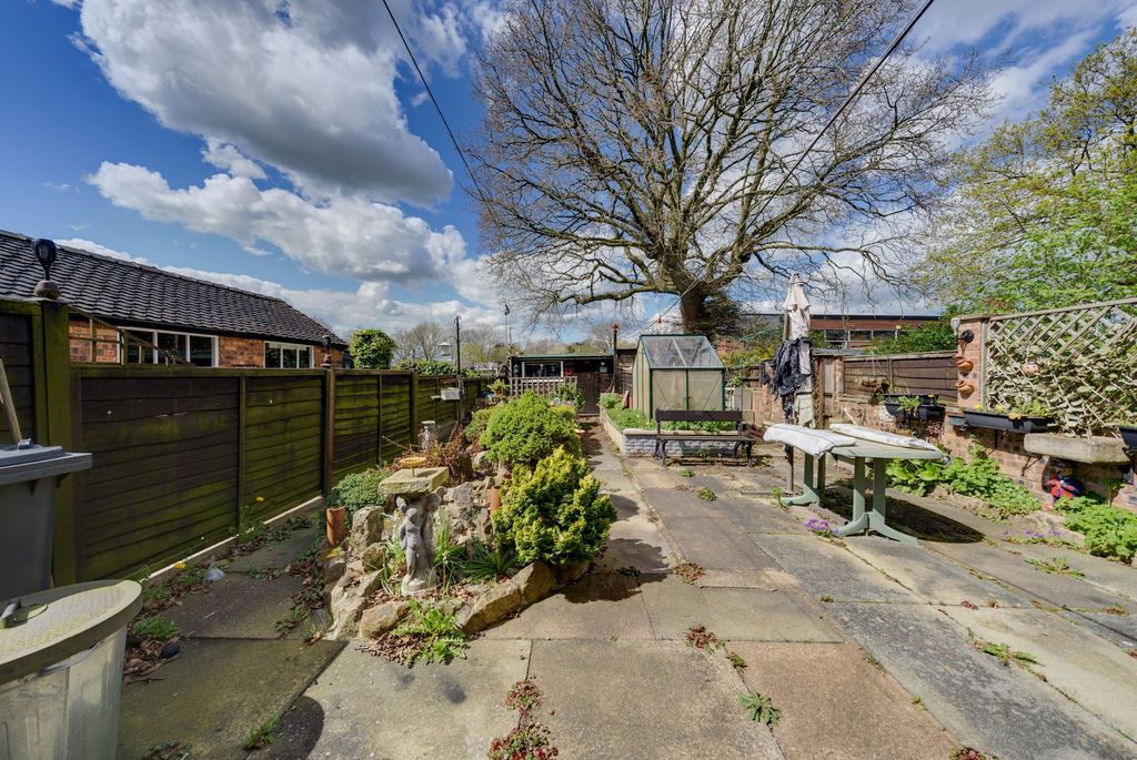 Property photo 2 of 16