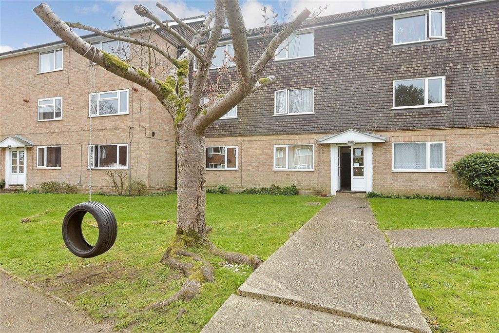 Property photo 2 of 15 Communal Gardens