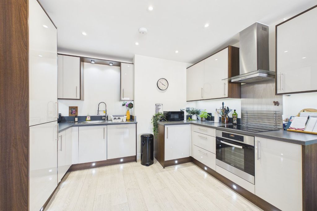 Property photo 1 of 8 Picture No. 16