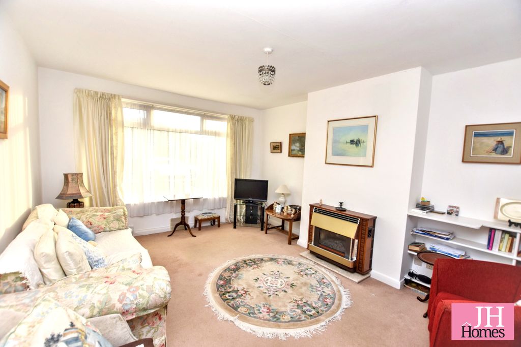 Property photo 2 of 18