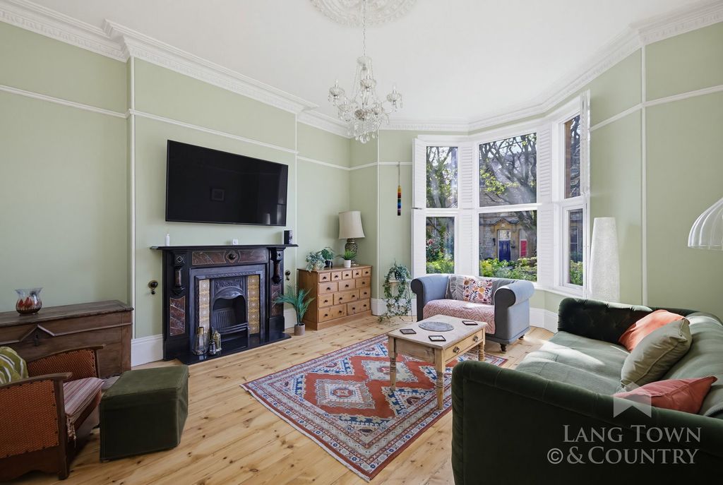 Property photo 2 of 43