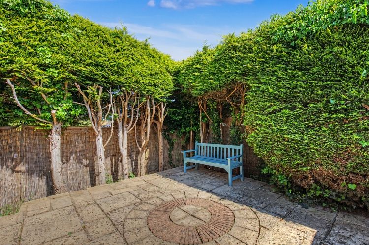 Property photo 2 of 8 328072