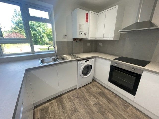 Property photo 3 of 13 Kitchen