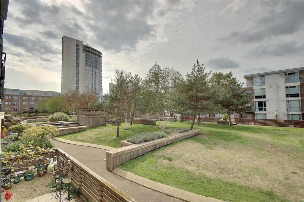 Property photo 1 of 9 6A879A3C-8C2F-4A3C-84CC-C3D48B5Fc7E4_1_201_A.Jpeg