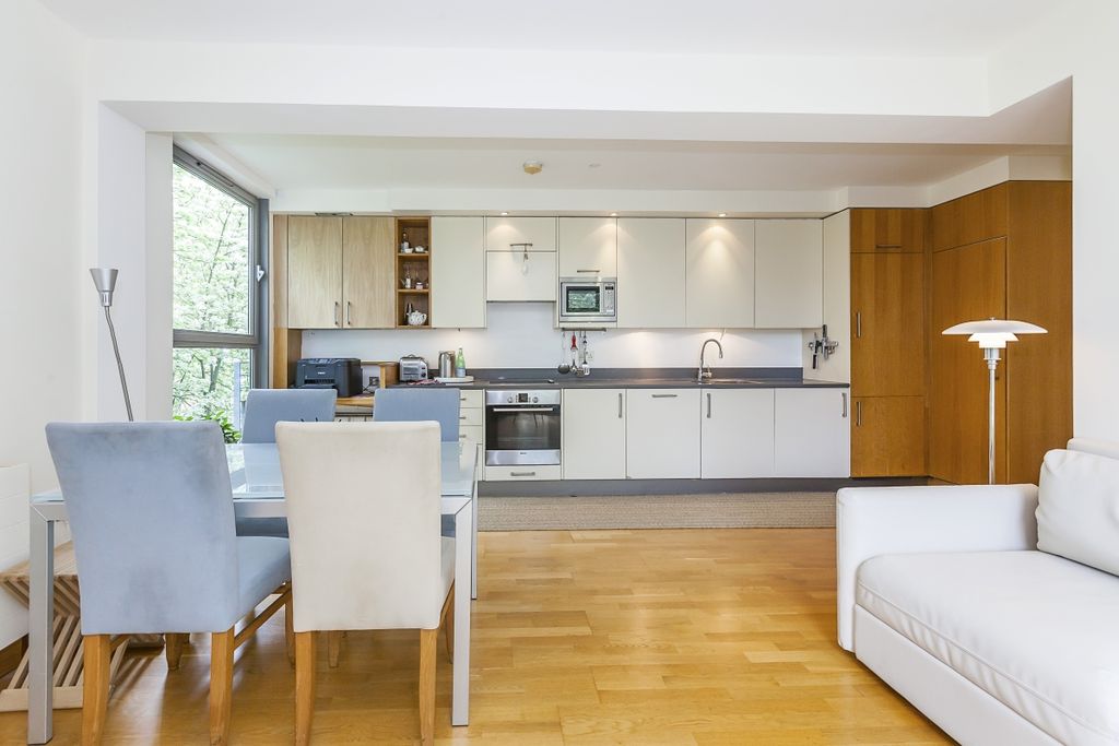 Property photo 3 of 13 Dining/Kitchen