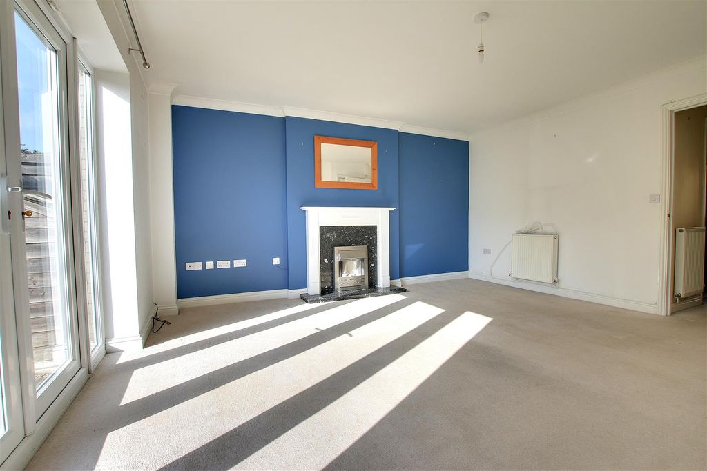 Property photo 2 of 13 Img_7636-Img_7638.Jpg