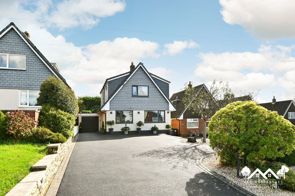 Property photo 1 of 52